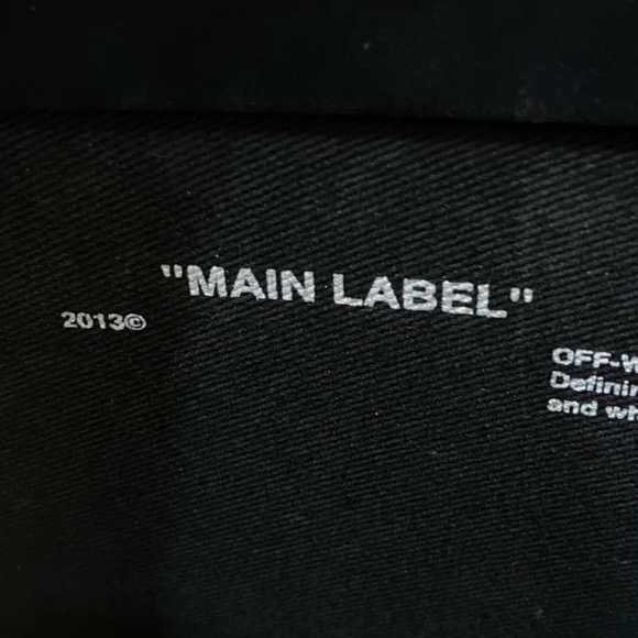 Authentic Off-White Sculpture leather Crossbody Bag - Picture 14 of 16